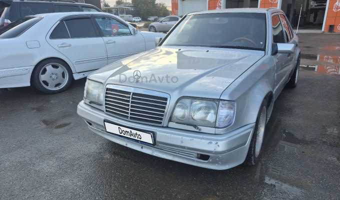 Mercedes-Benz E-Класс 1994 года