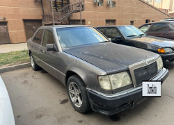 Mercedes-Benz E-Класс 1993 года