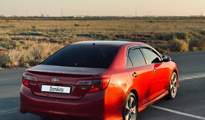 Toyota Camry 2012 года