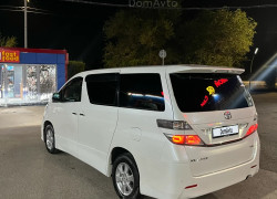Toyota Alphard 2010 года