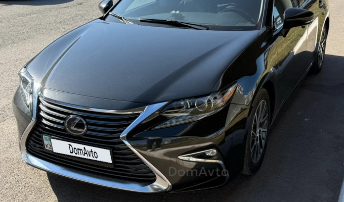 Lexus ES 2015 года