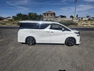 Toyota Alphard 2016 года
