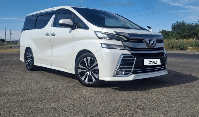 Toyota Alphard 2016 года