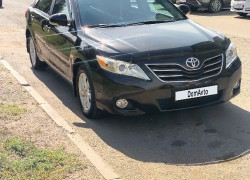 Toyota Camry 2010 года