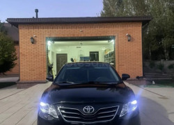 Toyota Camry 2010 года
