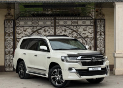Toyota Land Cruiser 2020 года