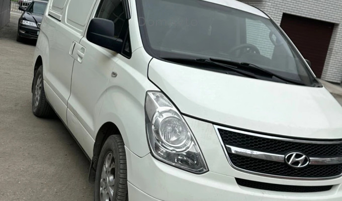Hyundai Starex 2011 года
