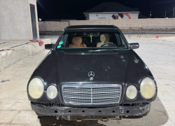 Mercedes-Benz E-Класс 1998 года