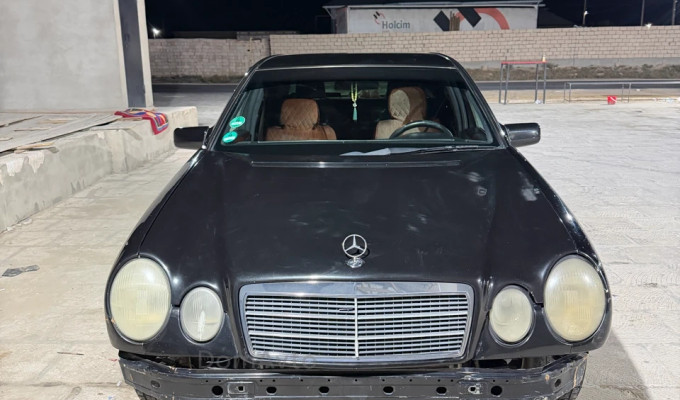 Mercedes-Benz E-Класс 1998 года