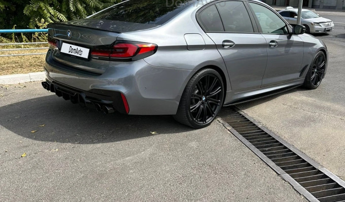BMW 5 серия 2017 года