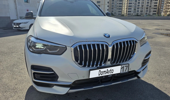 BMW X5 2021 года
