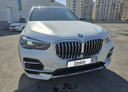 BMW X5 2021 года