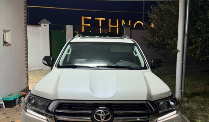 Toyota Land Cruiser 2021 года