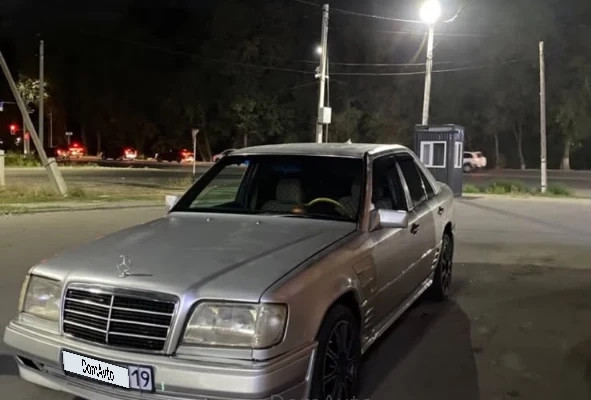 Mercedes-Benz E-Класс 1992 года