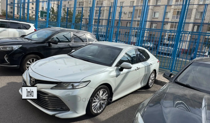 Toyota Camry 2019 года