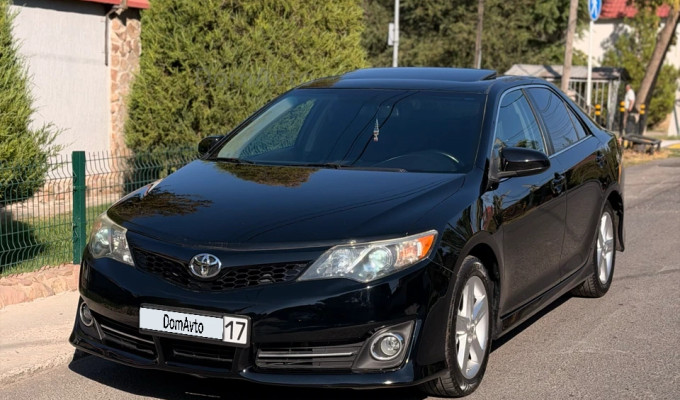 Toyota Camry 2014 года