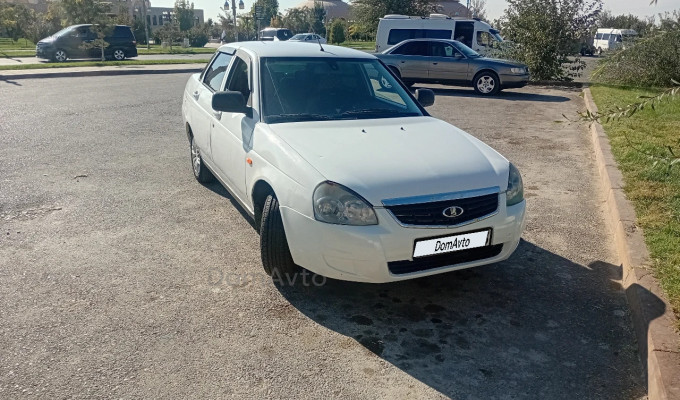 ВАЗ (Lada) Priora 2013 года