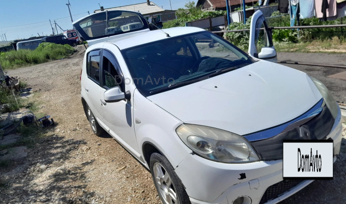 Renault Sandero 2013 года