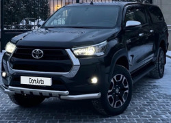 Toyota Hilux 2023 года