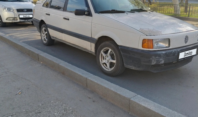 Volkswagen Passat 1990 года