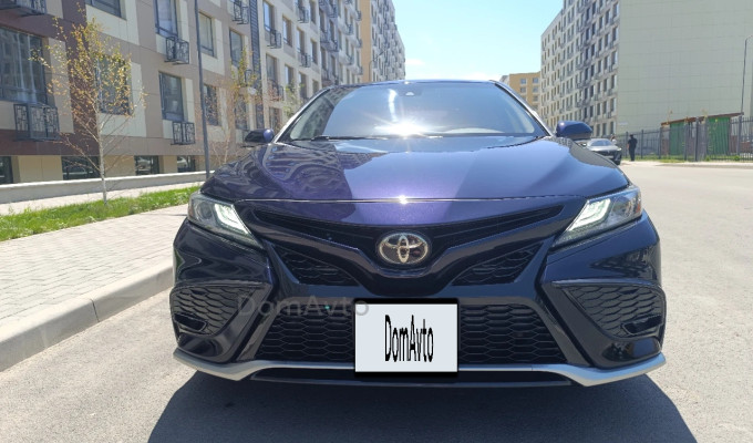 Toyota Camry 2021 года