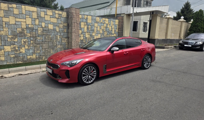 Kia Stinger 2018 года