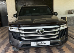 Toyota Land Cruiser 2022 года