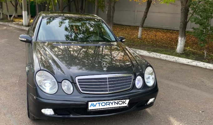 Mercedes-Benz E-Класс 2003 года