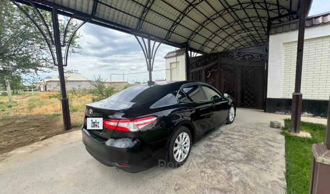 Toyota Camry 2017 года
