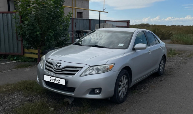 Toyota Camry 2011 года