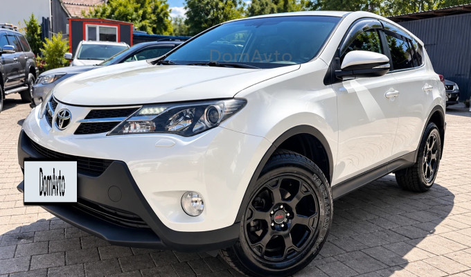 Toyota RAV4 2013 года