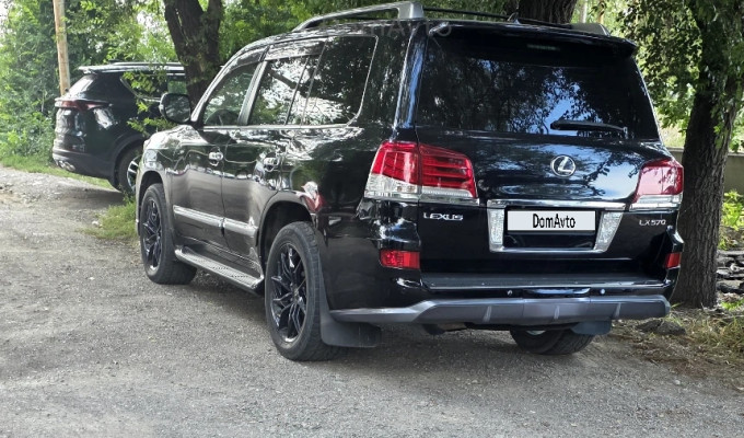 Lexus LX 2008 года