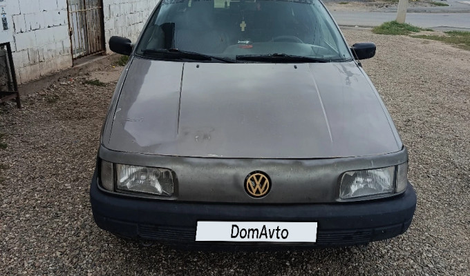 Volkswagen Passat 1990 года