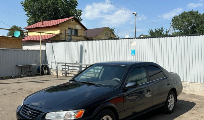 Toyota Camry 1999 года