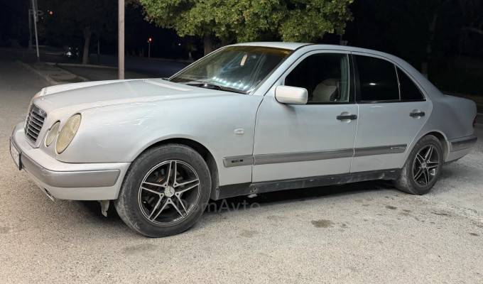 Mercedes-Benz E-Класс 1996 года