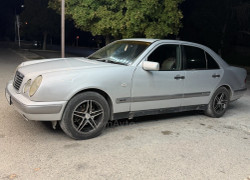 Mercedes-Benz E-Класс 1996 года