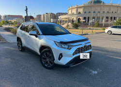 Toyota RAV4 2023 года