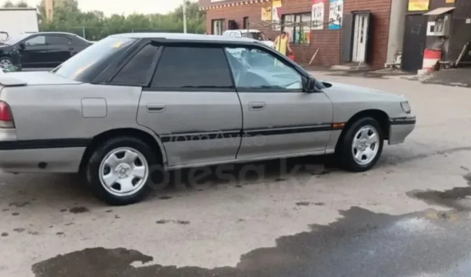 Subaru Legacy 1992 года