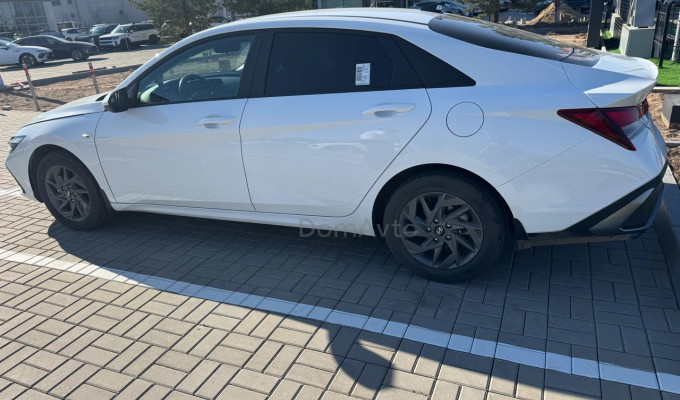 Hyundai Elantra 2025 года