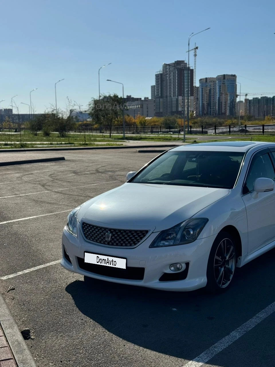 Toyota Crown, 2010