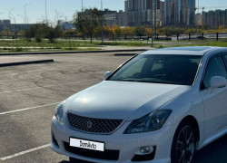 Toyota Crown 2010 года