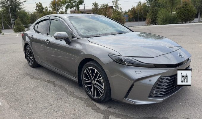 Toyota Camry 2024 года