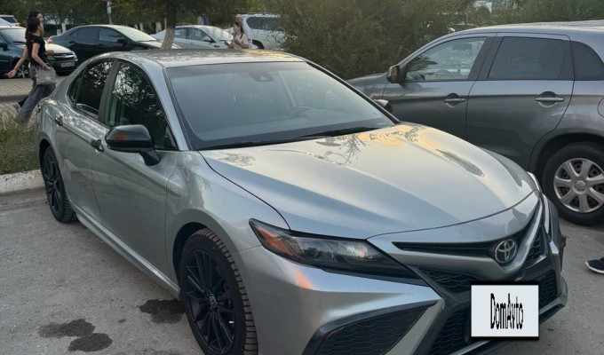 Toyota Camry 2021 года