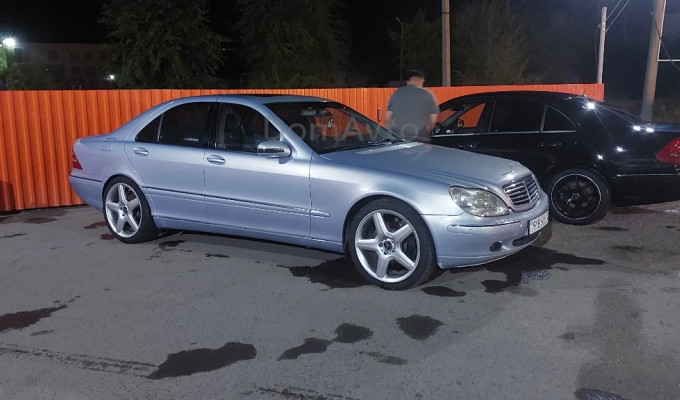 Mercedes-Benz S-Класс 2000 года