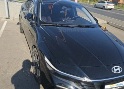 Hyundai Elantra 2024 года