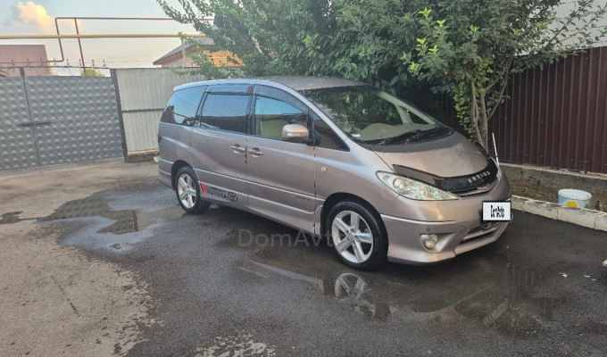 Toyota Estima 2004 года