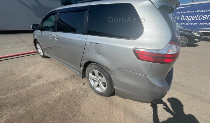 Toyota Sienna 2020 года