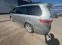 Toyota Sienna 2020 года