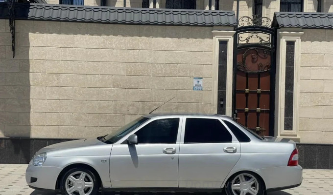 ВАЗ (Lada) Priora 2014 года