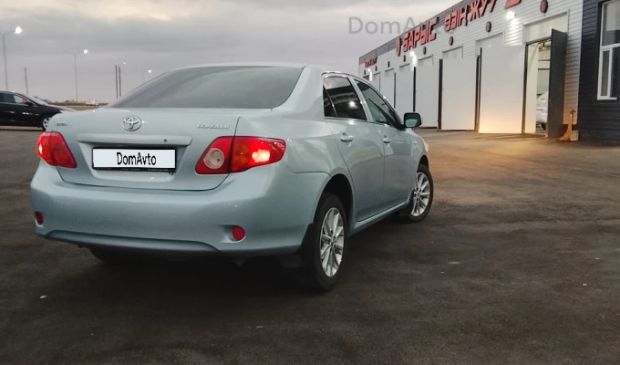 Toyota Corolla 2010 года